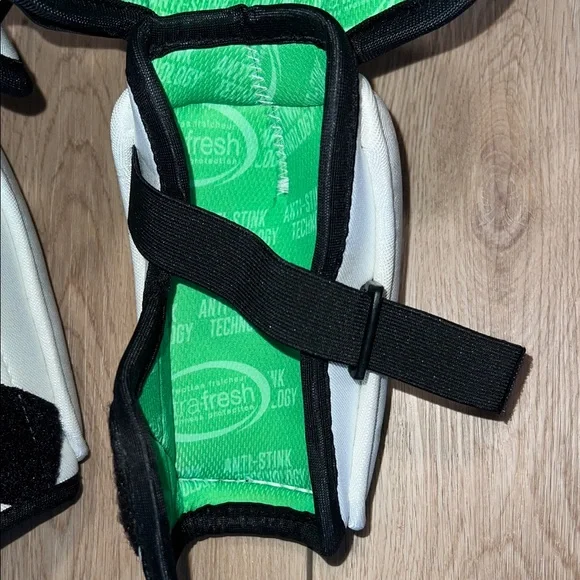VIC CX2 White and Green Protective Elbow Pads - Picture 10 of 16